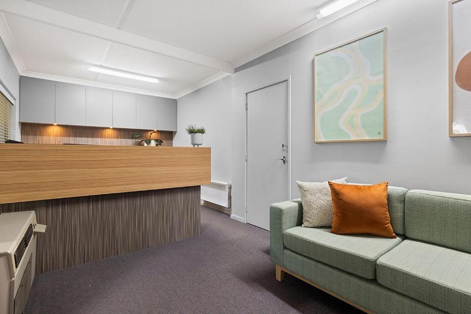 Oxley Court Serviced Apartments Canberra Exterior foto
